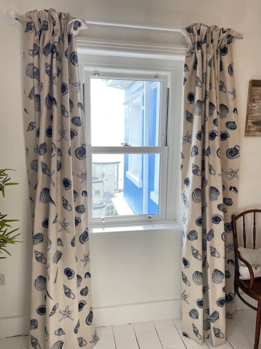 Top Deck - Fresh, Stylish Seaside Apartment ヴェントナー エクステリア 写真