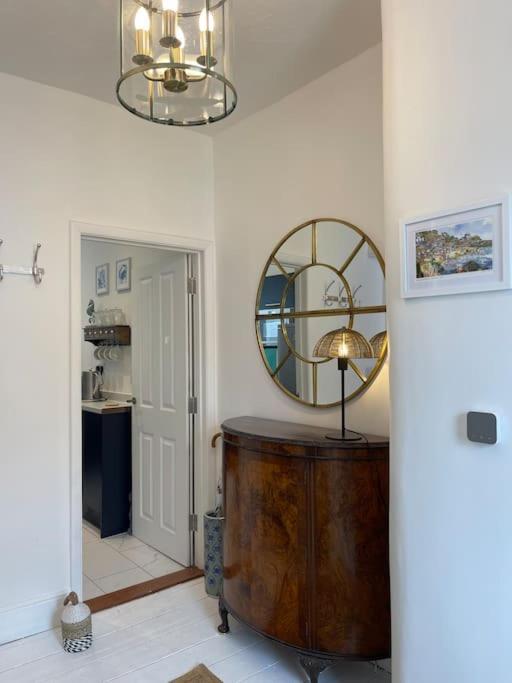 Top Deck - Fresh, Stylish Seaside Apartment ヴェントナー エクステリア 写真